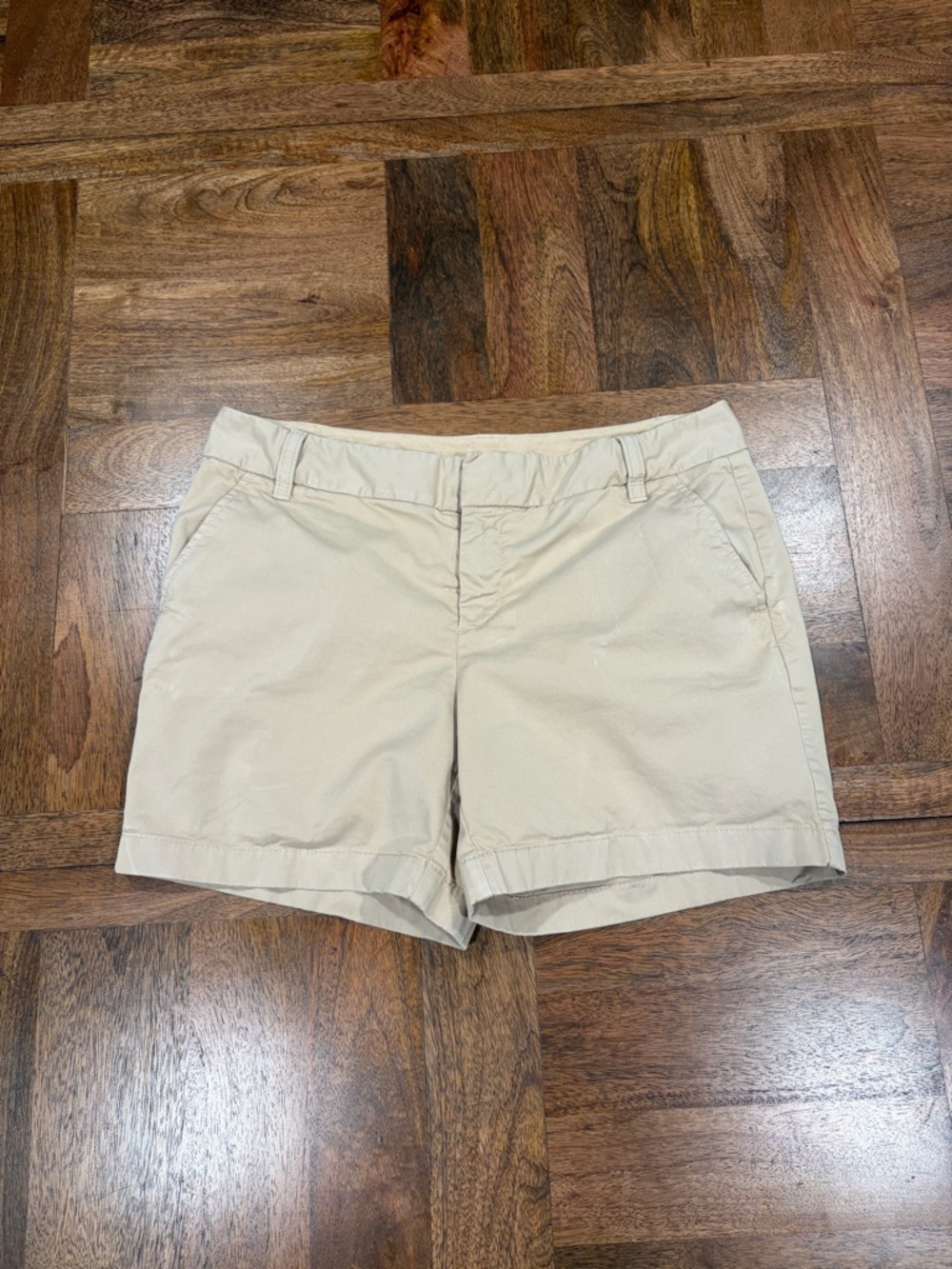 Caslon Women’s Tan Classic Tailored Cotton-Blend 5 Inch Inseam Chino Shorts Sz 6